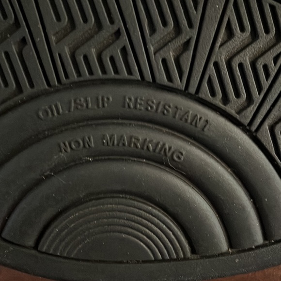 Red Wing Worx slip-resistant, steel toe work shoe! Flawless condition - Picture 5 of 5